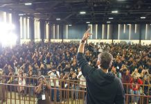தமிழகத்திலிருந்து அதிக ரசிகர்கள் கலந்து கொண்ட பிரமாண்ட நிகழ்வு… ஆறு மணி நேரத்திற்கும் மேலாக நேரம் செலவிட்ட அல்லு அர்ஜுன்!