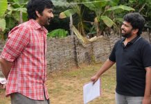 ஐயப்ப சுவாமியைப் பின்னணியாகக் கொண்டிருந்தாலும் பக்தியை மட்டுமே மையமாகக் கொண்டு இந்தக் கதை உருவாக்கப்படவில்லை! -ரவி தேஜா நடித்துள்ள ‘இருமுடி கட்டு’ படம் பற்றி இயக்குநர் சிவா நிர்வாணா